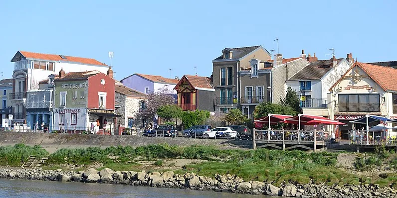 Les façades colorées de Trentemoult, village de pêcheurs à Nantes